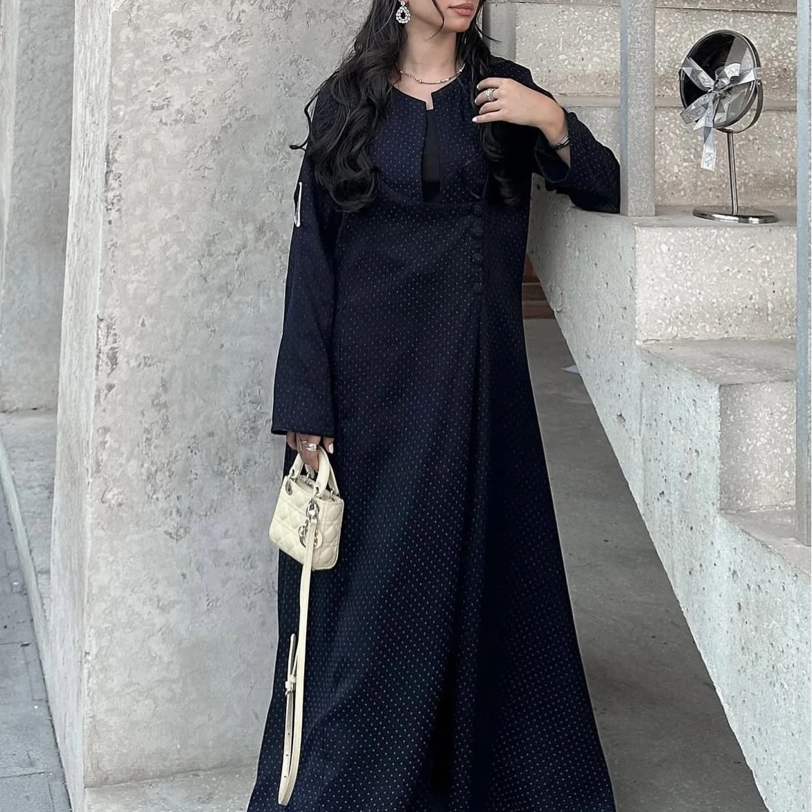 Dots abaya
